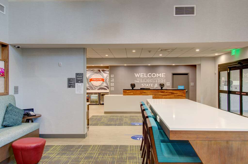 Фото Hampton Inn & Suites Portland West