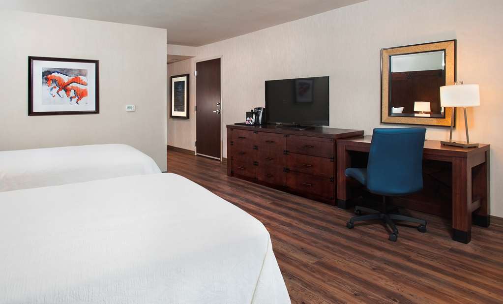Фото Hilton Garden Inn Burbank Los Angeles