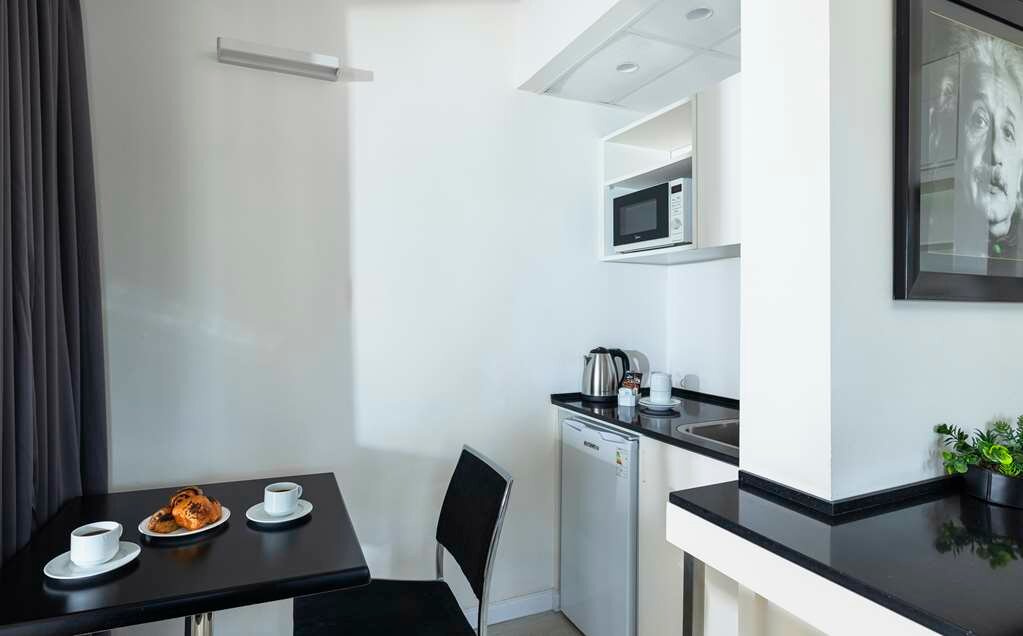 Фото Best Western Regency Suites Hotel