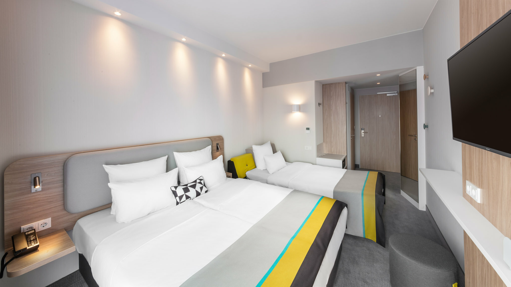 Фото Holiday Inn Express Munich - City East, an Ihg Hotel