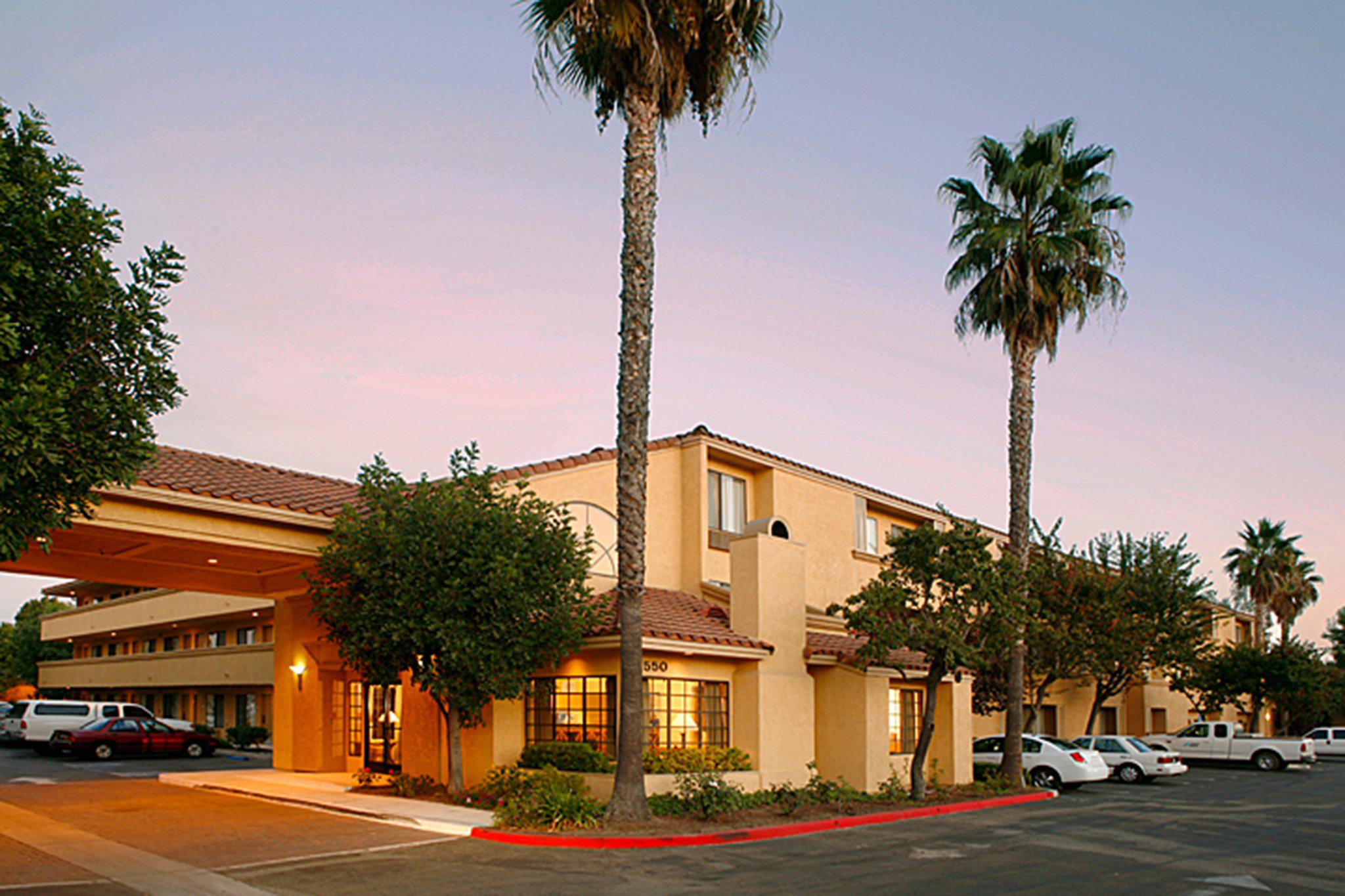 Фото Holiday Inn Express Simi Valley, an Ihg Hotel