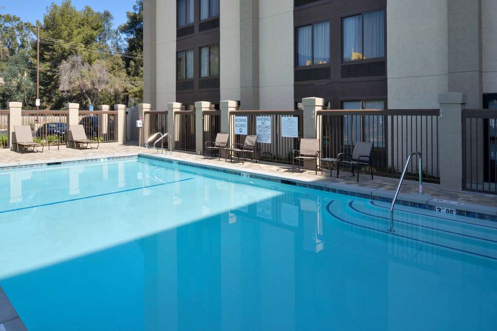 Фото Hampton Inn Los Angeles West Covina