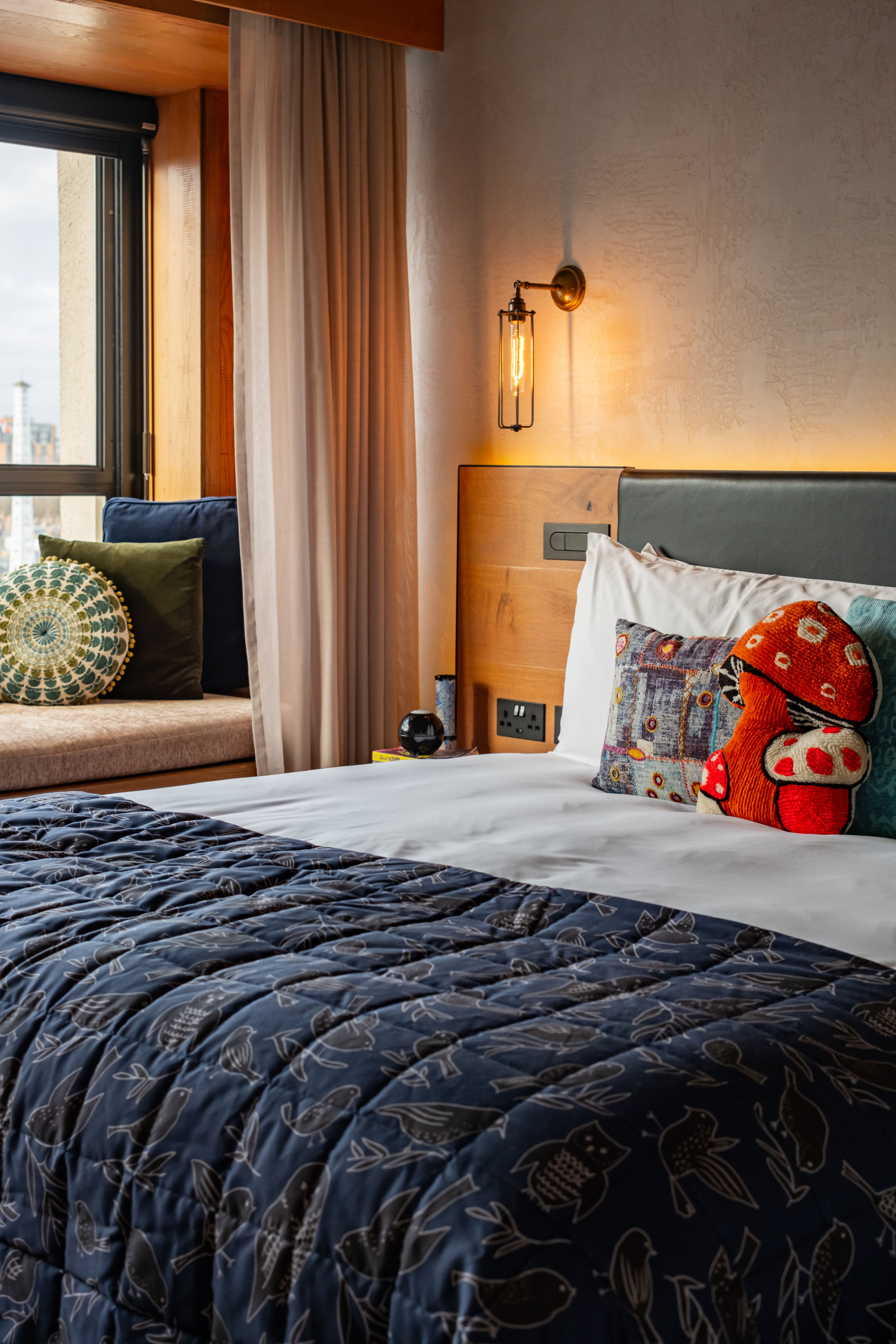 Фото Treehouse Hotel London