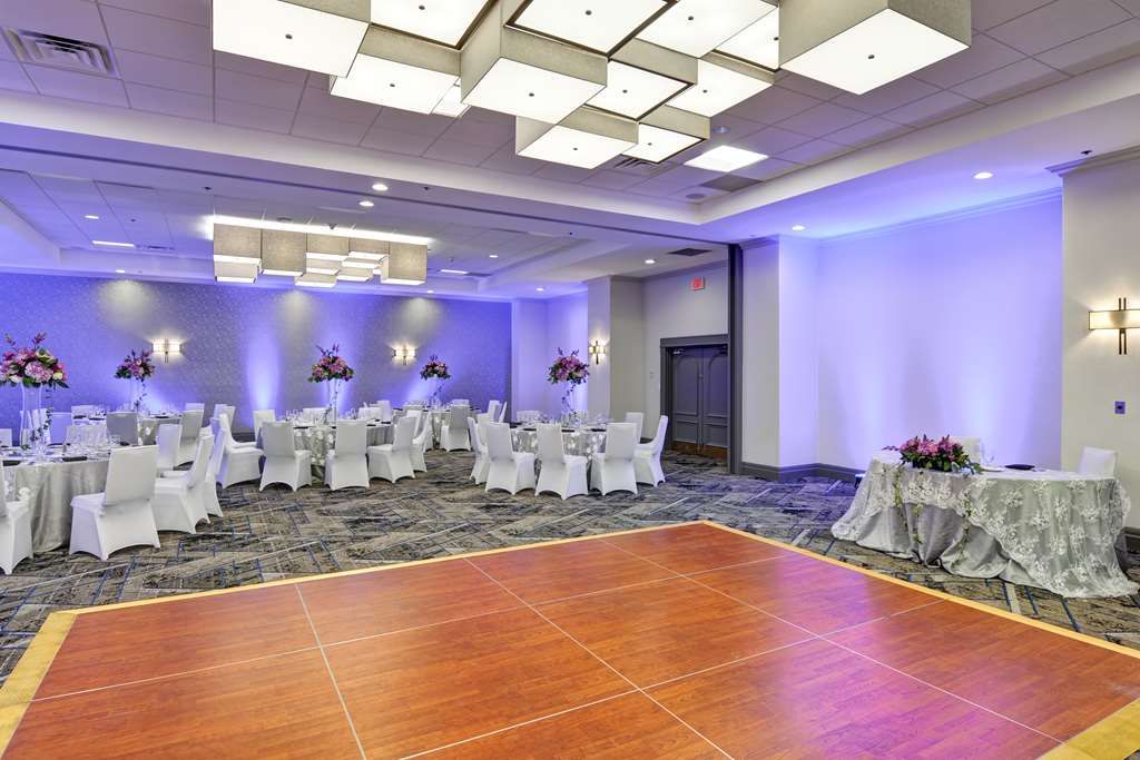 Фото Embassy Suites by Hilton Miami International Airport
