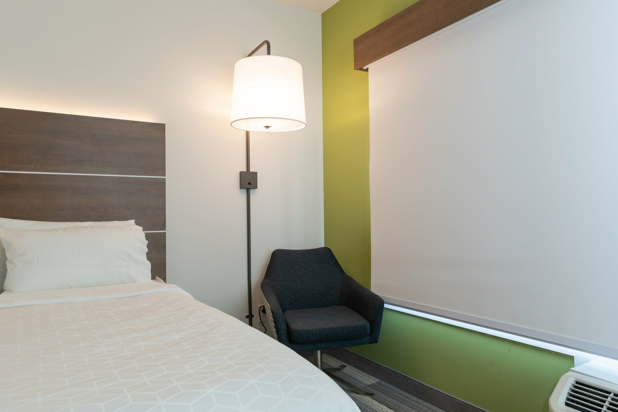 Фото Holiday Inn Express & Suites Edmonton Sw - Windermere, an Ihg Hotel