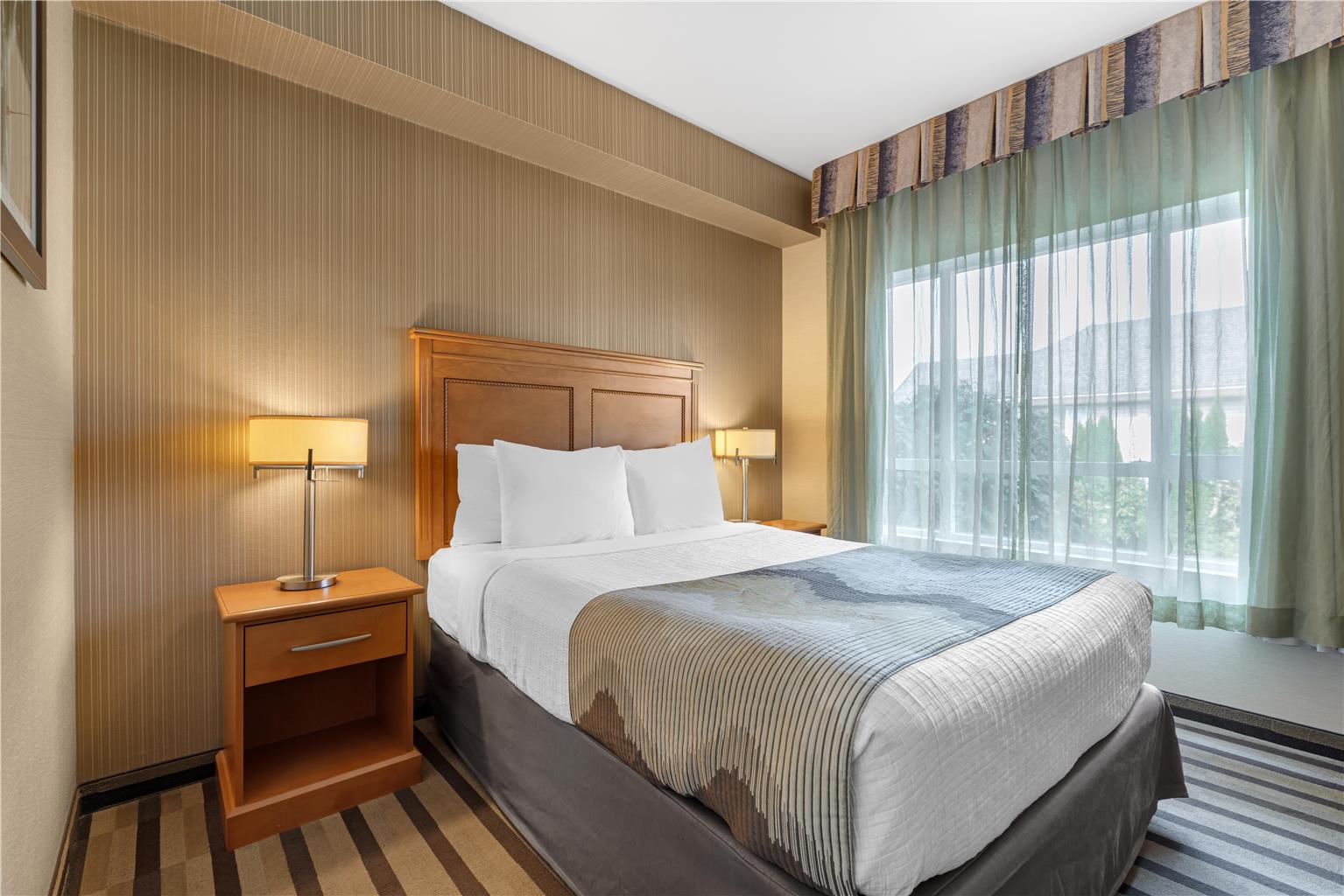 Фото Best Western King George Inn & Suites