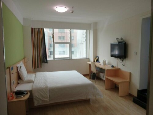 Гостиница 7 Days Inn Daqing Train Station Branch в Дацине