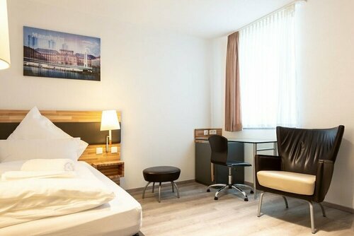 Гостиница Hotel in Laisen в Ройтлингене