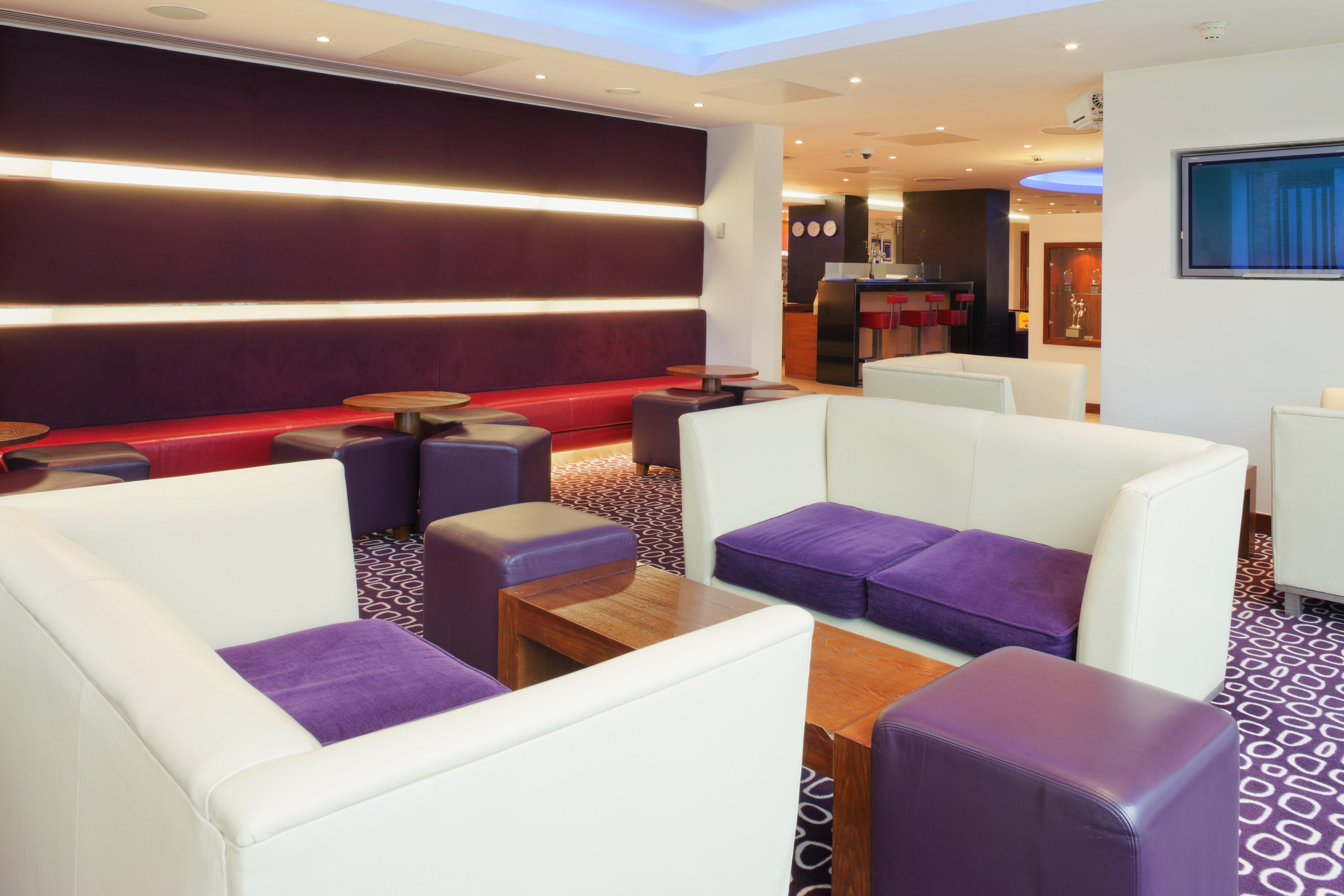 Фото Holiday Inn Express London - Swiss Cottage, an Ihg Hotel
