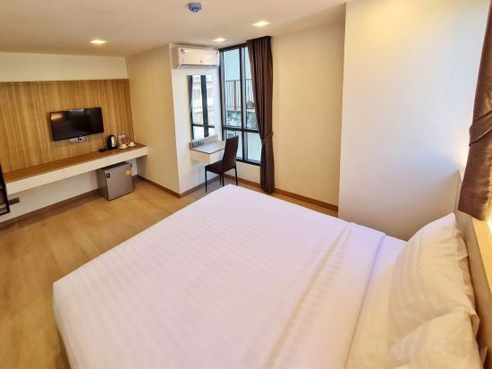 Фото Thana Wisut Hotel