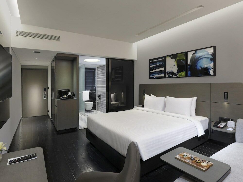Фото Novotel Chennai Chamiers Road Hotel