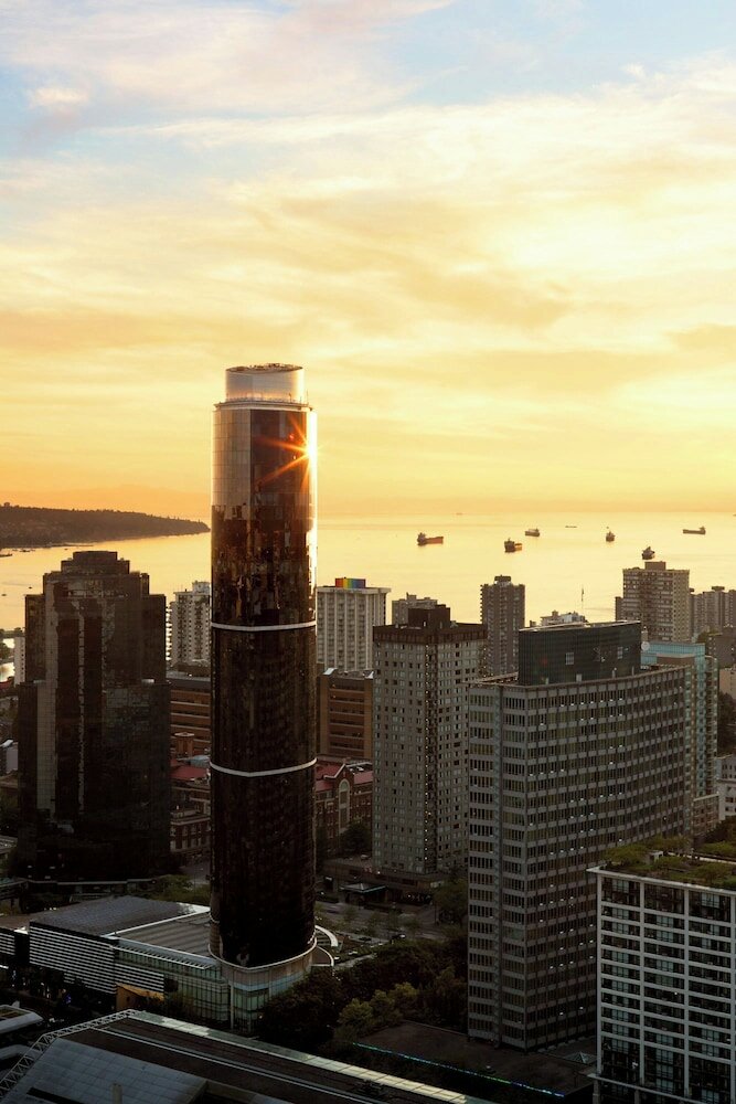 Фото Sheraton Vancouver Wall Centre