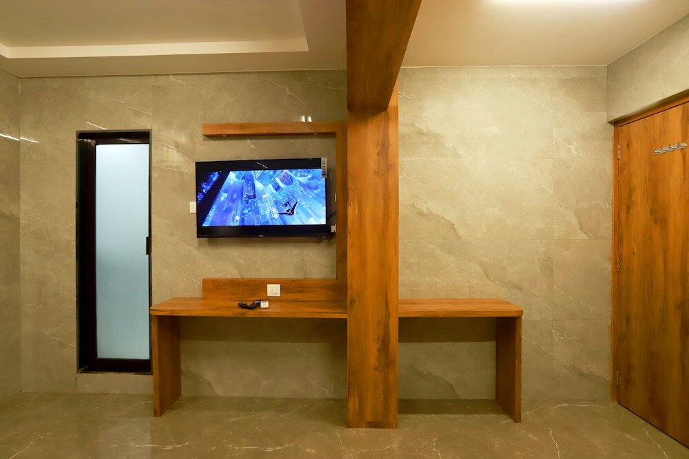 Фото Hotel Karishma