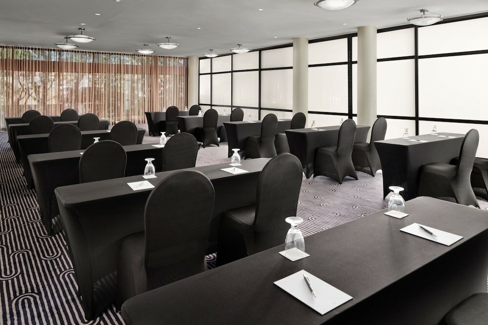 Фото Sheraton Ontario Airport Hotel