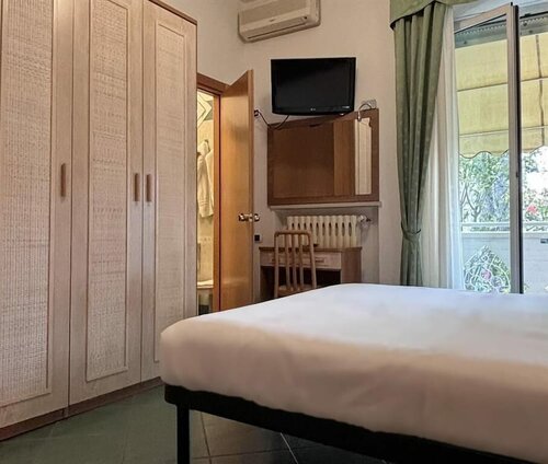 Внешний вид отеля Family Hotel Pinetina Mare в Червии, фото 4