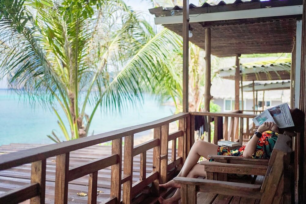 Фото Phi Phi Cozy Seafront Resort