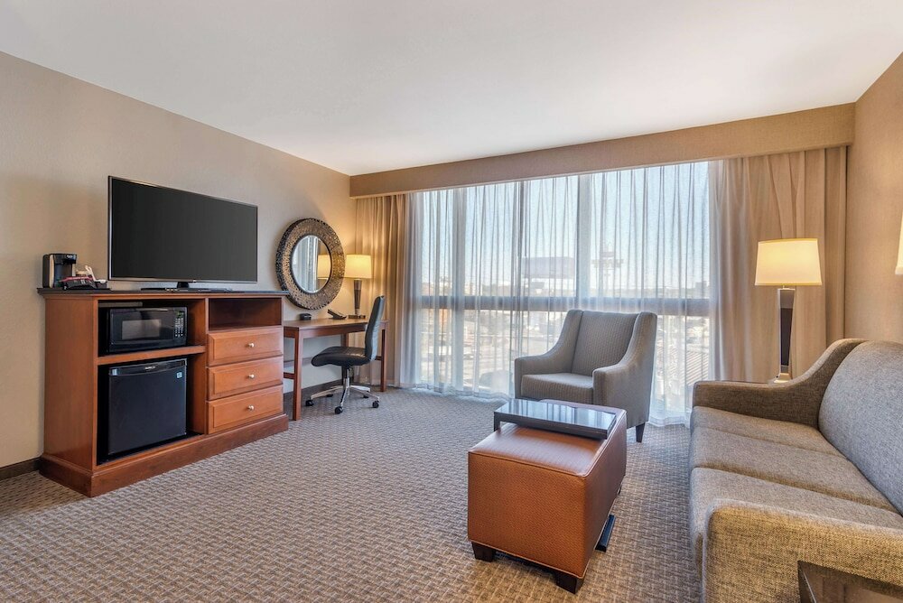 Фото Drury Inn & Suites Atlanta Airport
