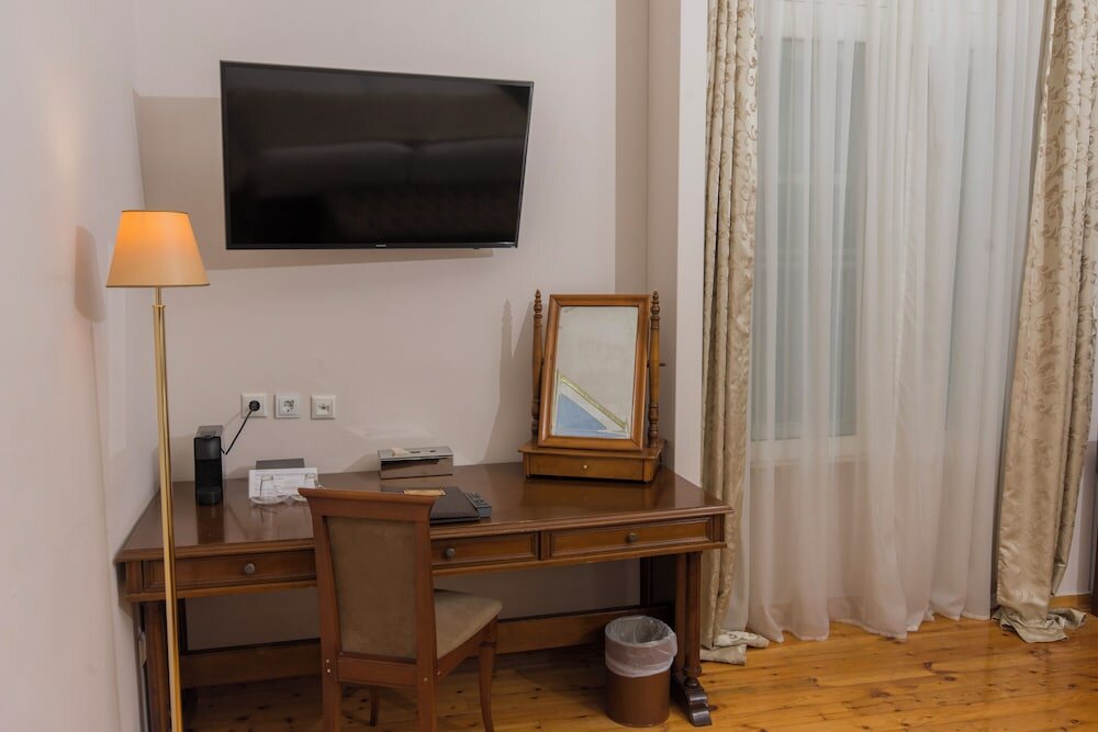 Фото The Capsis Bristol Boutique Hotel