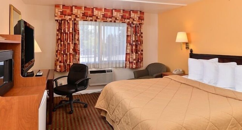 Фото Travelodge by Wyndham Klamath Falls