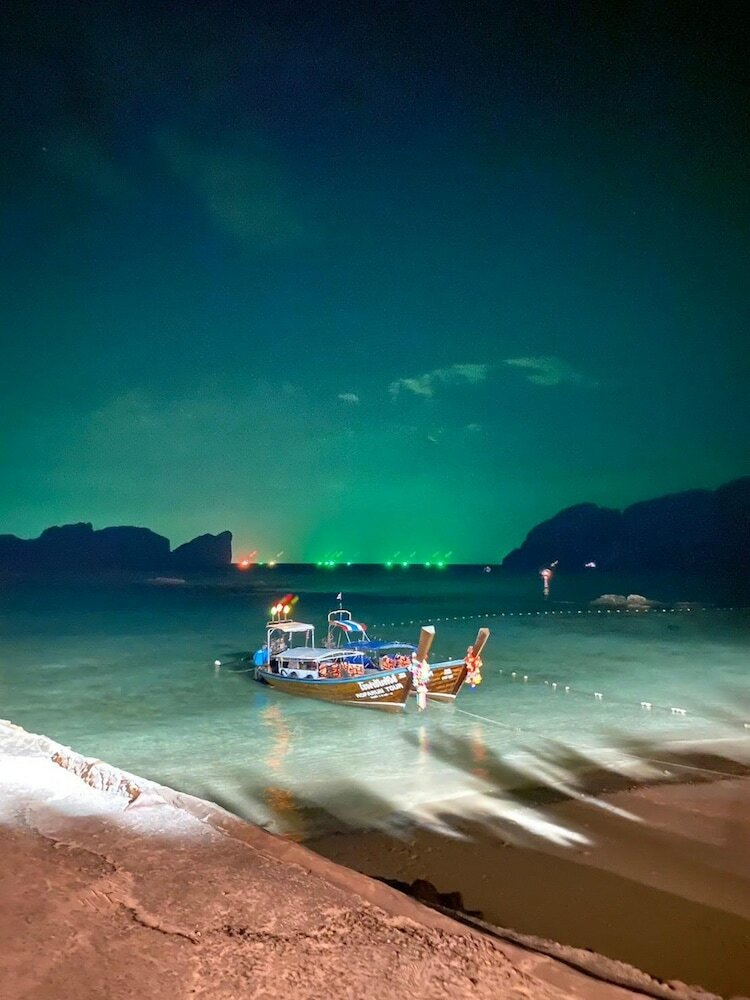 Фото Phi Phi Mountain Beach Resort