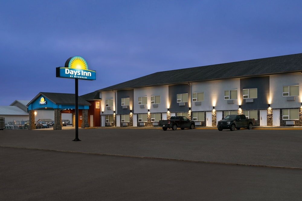 Фото Days Inn by Wyndham Wainwright