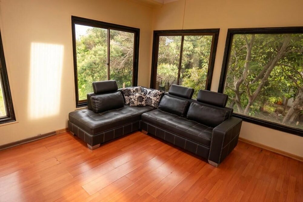 Фото Hotel Uka Mana