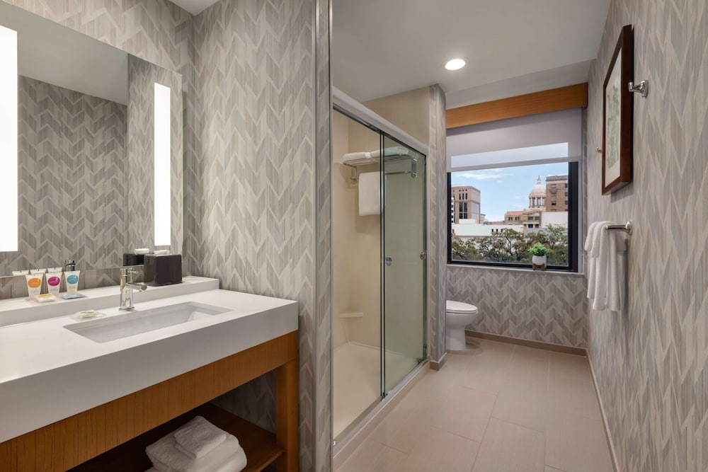 Фото Hyatt Place Houston Downtown