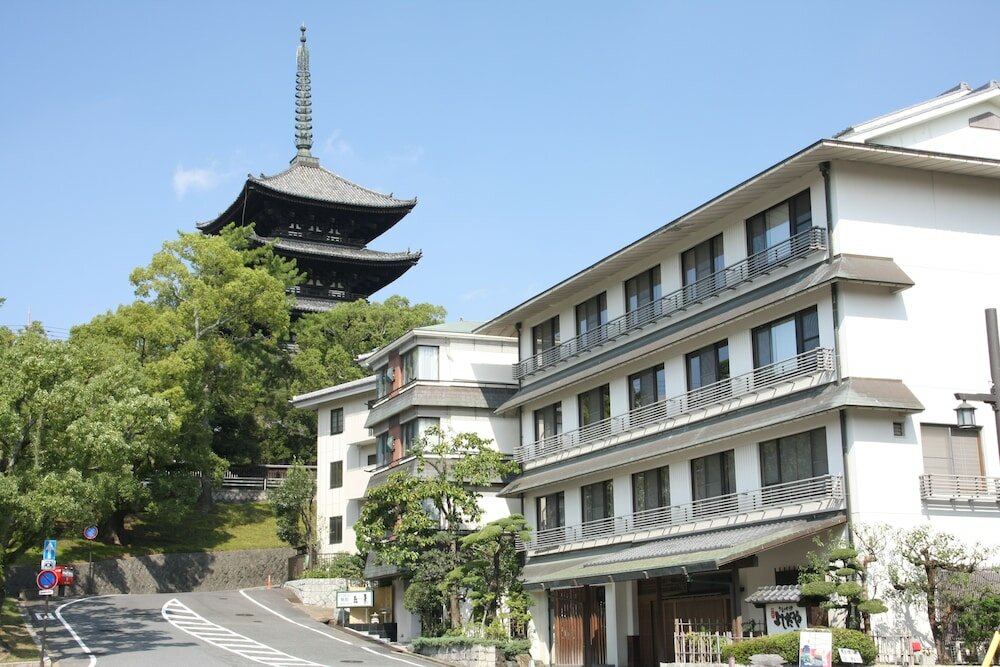 Фото Sarusawaike Yoshidaya
