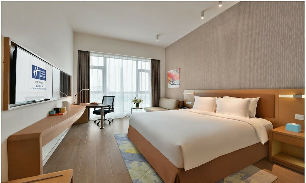 Фото Holiday Inn Express Chengdu Huanhuaxi, an Ihg Hotel