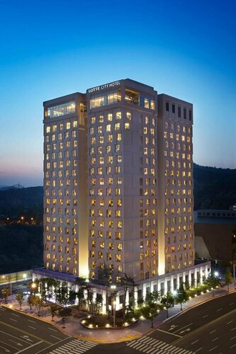 Гостиница Lotte City Hotel Daejeon в Тэджоне