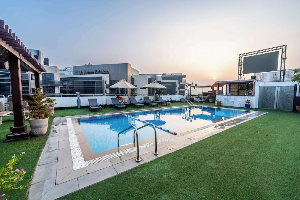 Hilton Garden Inn - 8