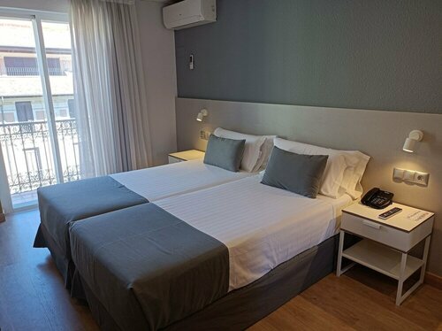 Внешний вид отеля Hotel Méndez Núñez Alicante в Аликанте, фото 2