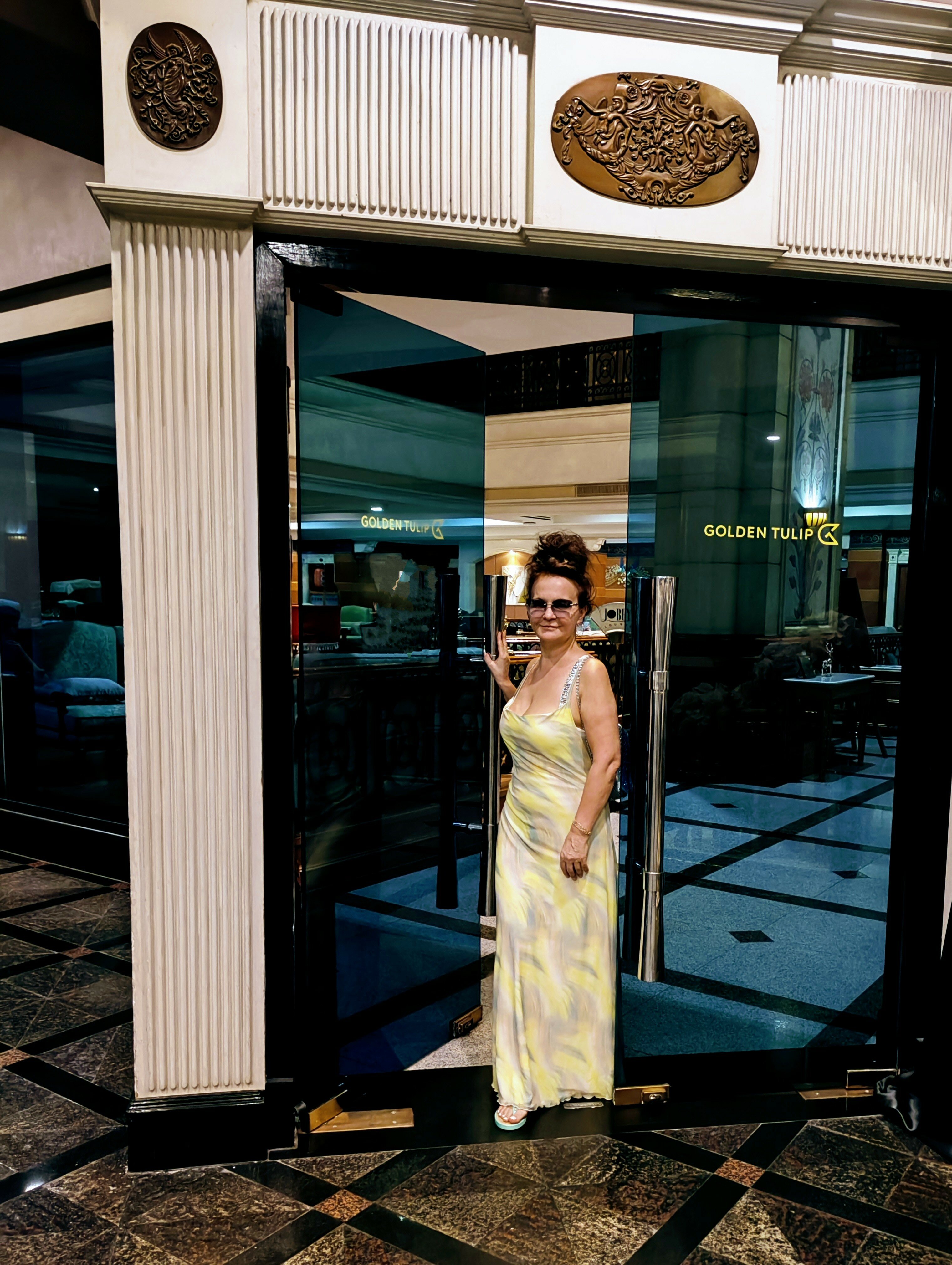 Фото Golden Tulip Sovereign Hotel