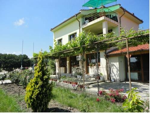 Гостиница Sirius Guest House в Синеморце