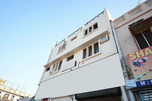 Oyo 30943 Hotel Tourist