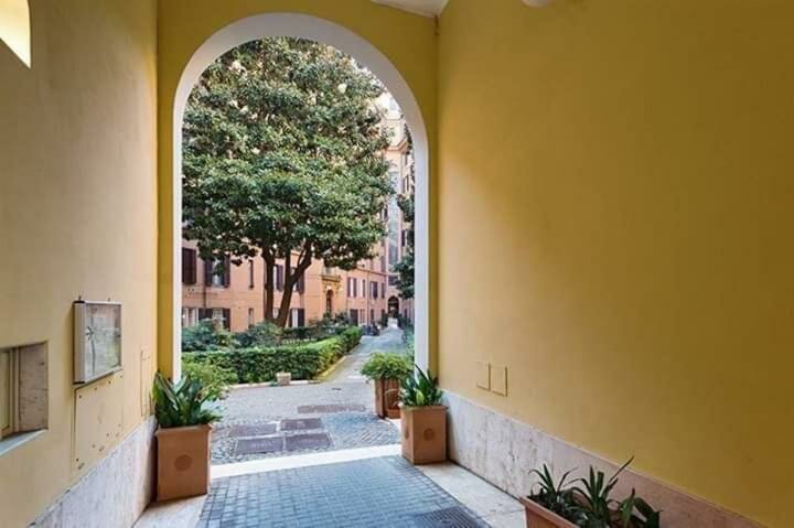 La Pausa, hotel, Rome, Piazza L. Lotto, 13 — Yandex Maps