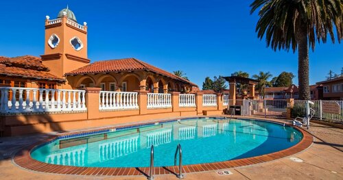 Гостиница Sfo El Rancho Inn SureStay Collection by Best Western в Милбро