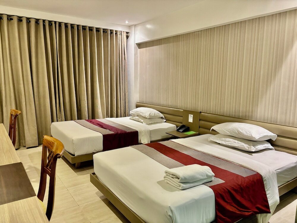 Фото The E-Hotel Makati