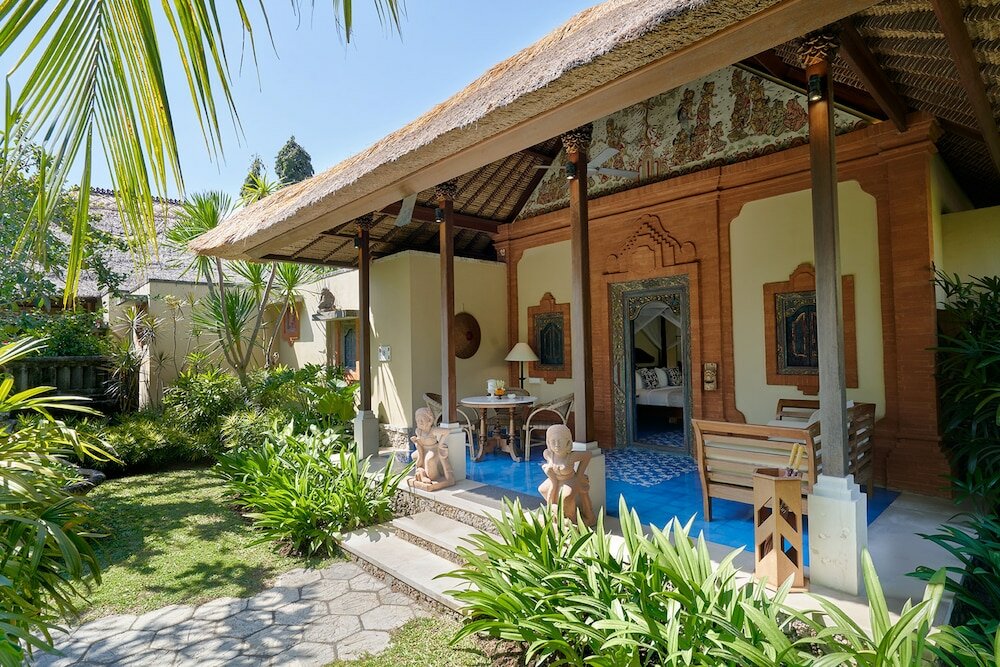 Фото Tandjung Sari Hotel