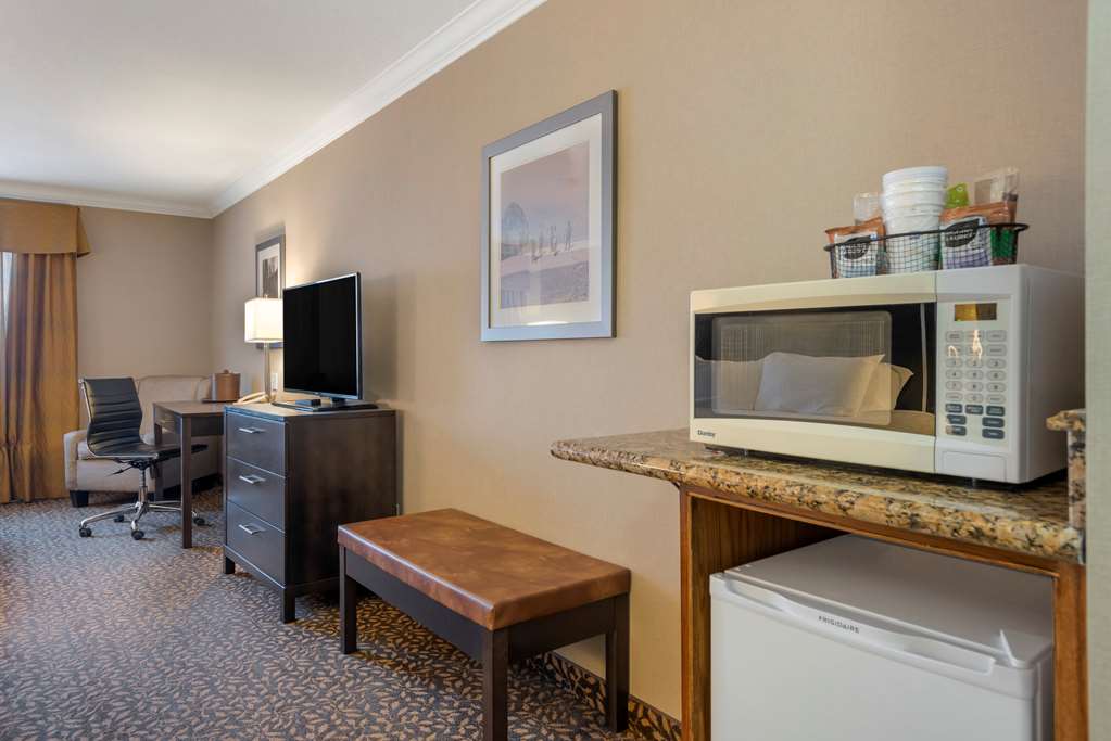 Фото Best Western Plus Fernie Mountain Lodge