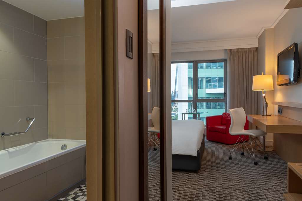 Фото Radisson Blu Gautrain Hotel, Sandton Johannesburg