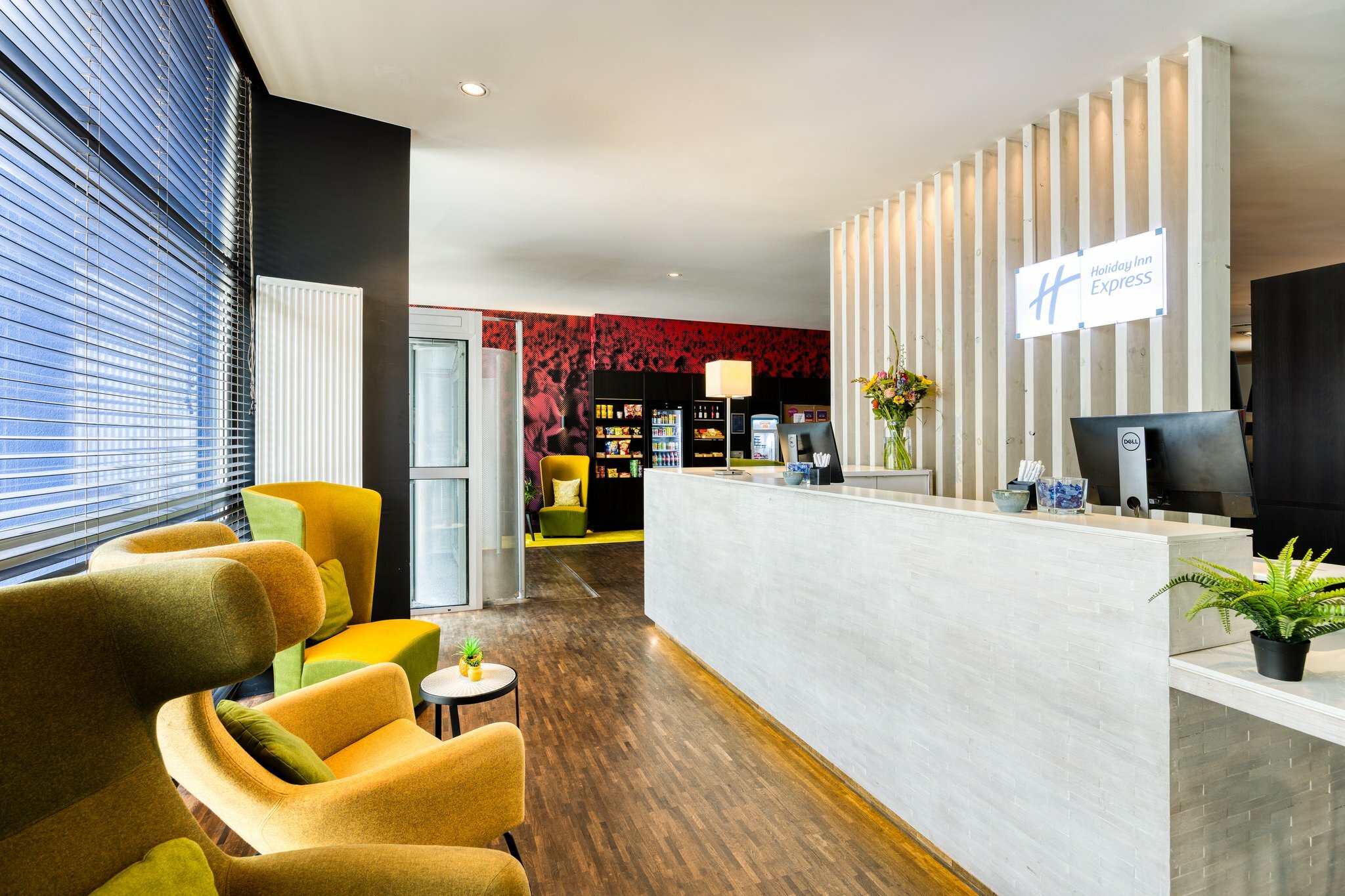 Фото Holiday Inn Express Mechelen City Centre an Ihg Hotel