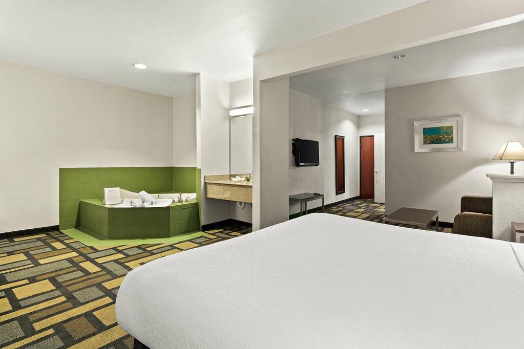 Фото Best Western Galleria Inn & Suites