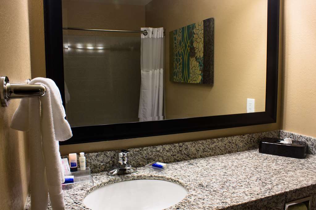 Фото Best Western Plus Menomonie Inn & Suites