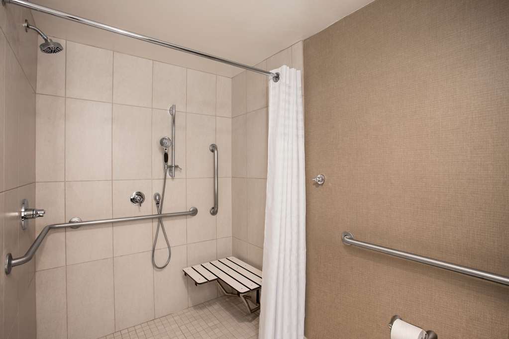 Фото DoubleTree by Hilton Los Angeles - Norwalk