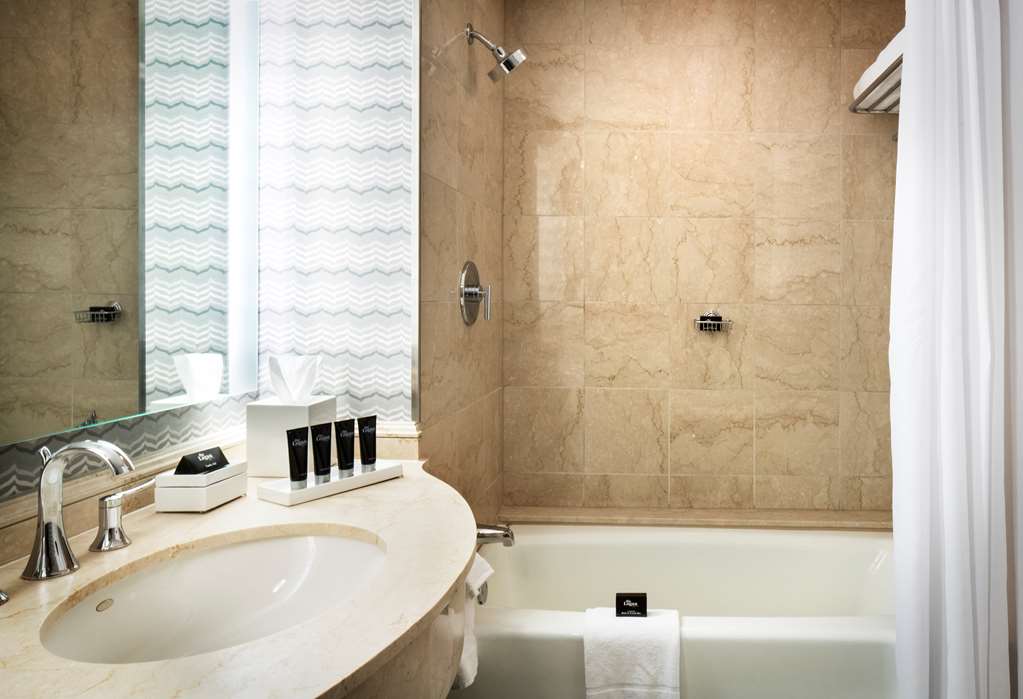 Фото The Logan Philadelphia, Curio Collection by Hilton