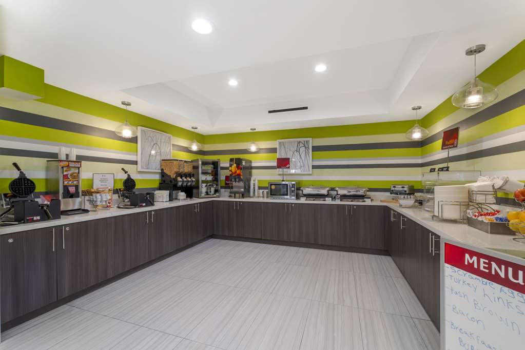 Фото Best Western Plus Gardena Inn & Suites
