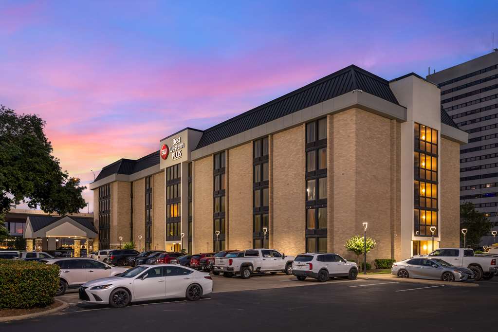Фото Best Western Plus Houston Energy Corridor