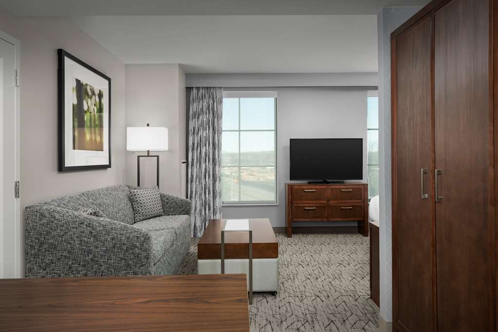Фото Embassy Suites Springfield