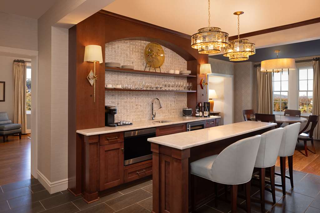 Фото Hotel Roanoke & Conference Ctr, Curio Collection by Hilton